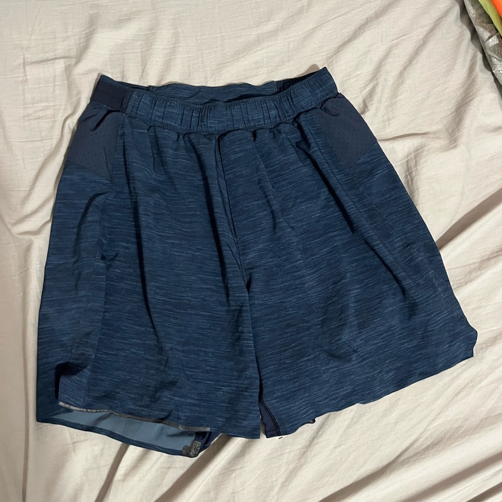 Lululemon men’s size small 6” inseam
